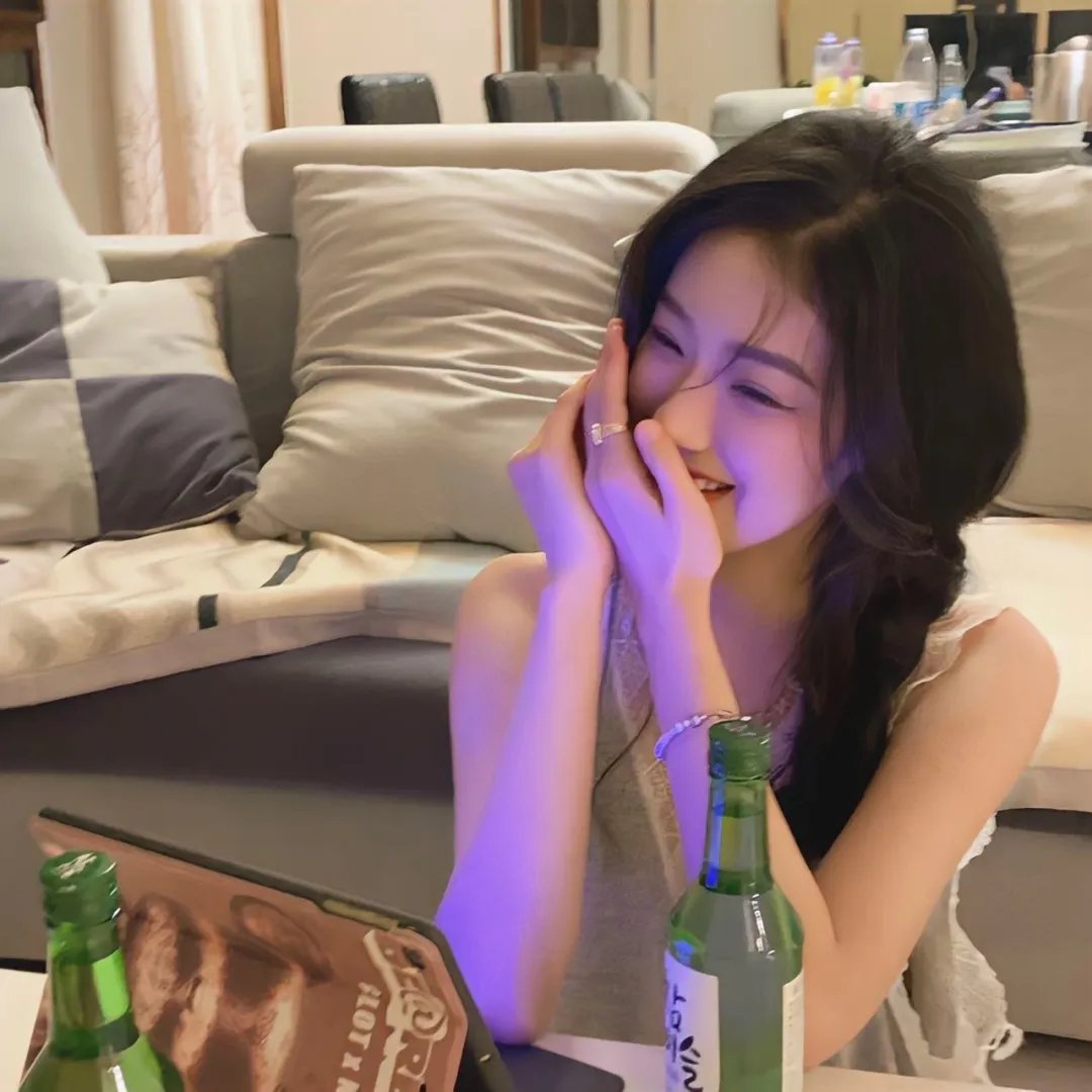 一线女星又出大瓜：深夜共进晚餐，公司火速否认，凌晨
